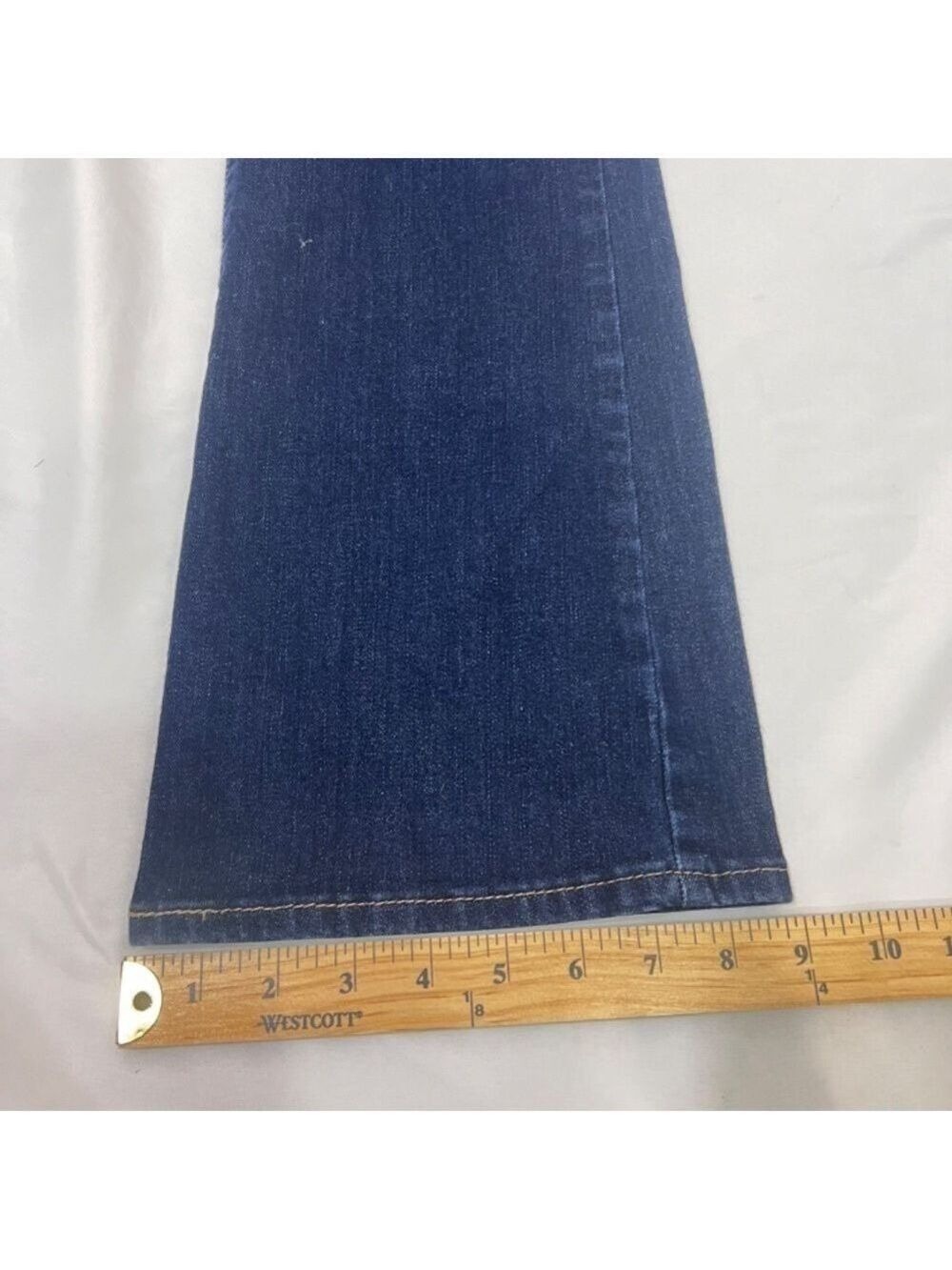 Levi's Blue Women's Jeans Sz 10 Mid-Rise Bootcut Denim 30W 32L - Picture 10 of 15